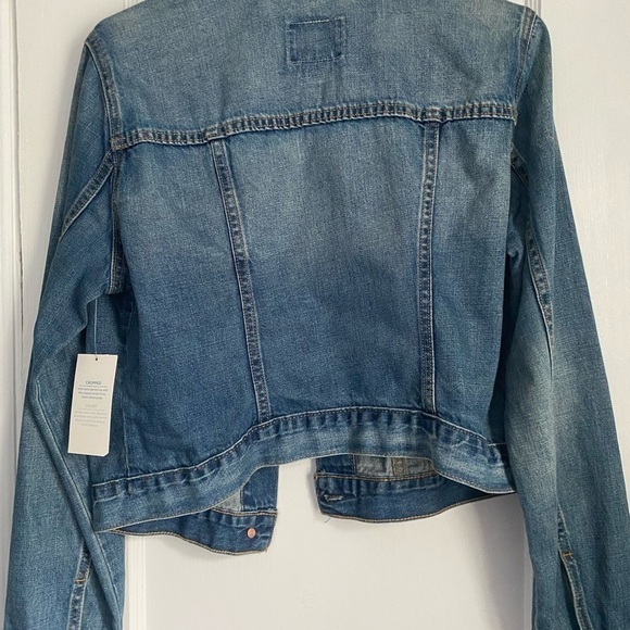 NWT - Classic Distress Jean Jacket for Women, Size Medium - Picture 4 of 10